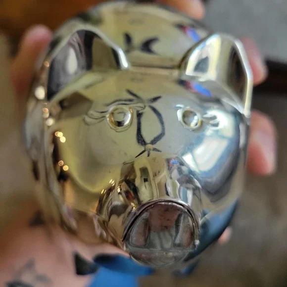 pre-loved small metal piggy bank with stopper excellent condition - Picture 12 of 16